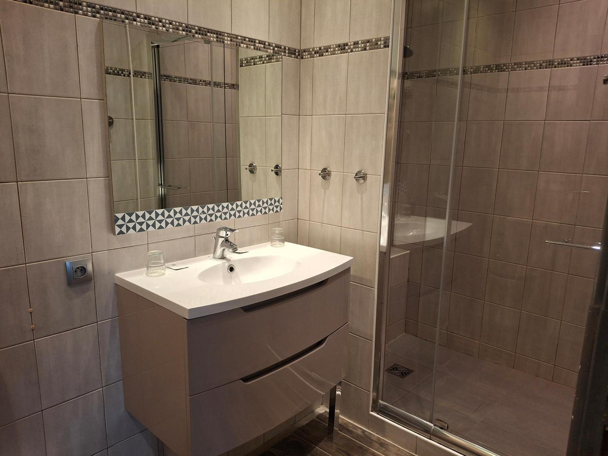 Villa Regain Chambres Et Table D'Hotes เกรอลีย์เรส ภายนอก รูปภาพ