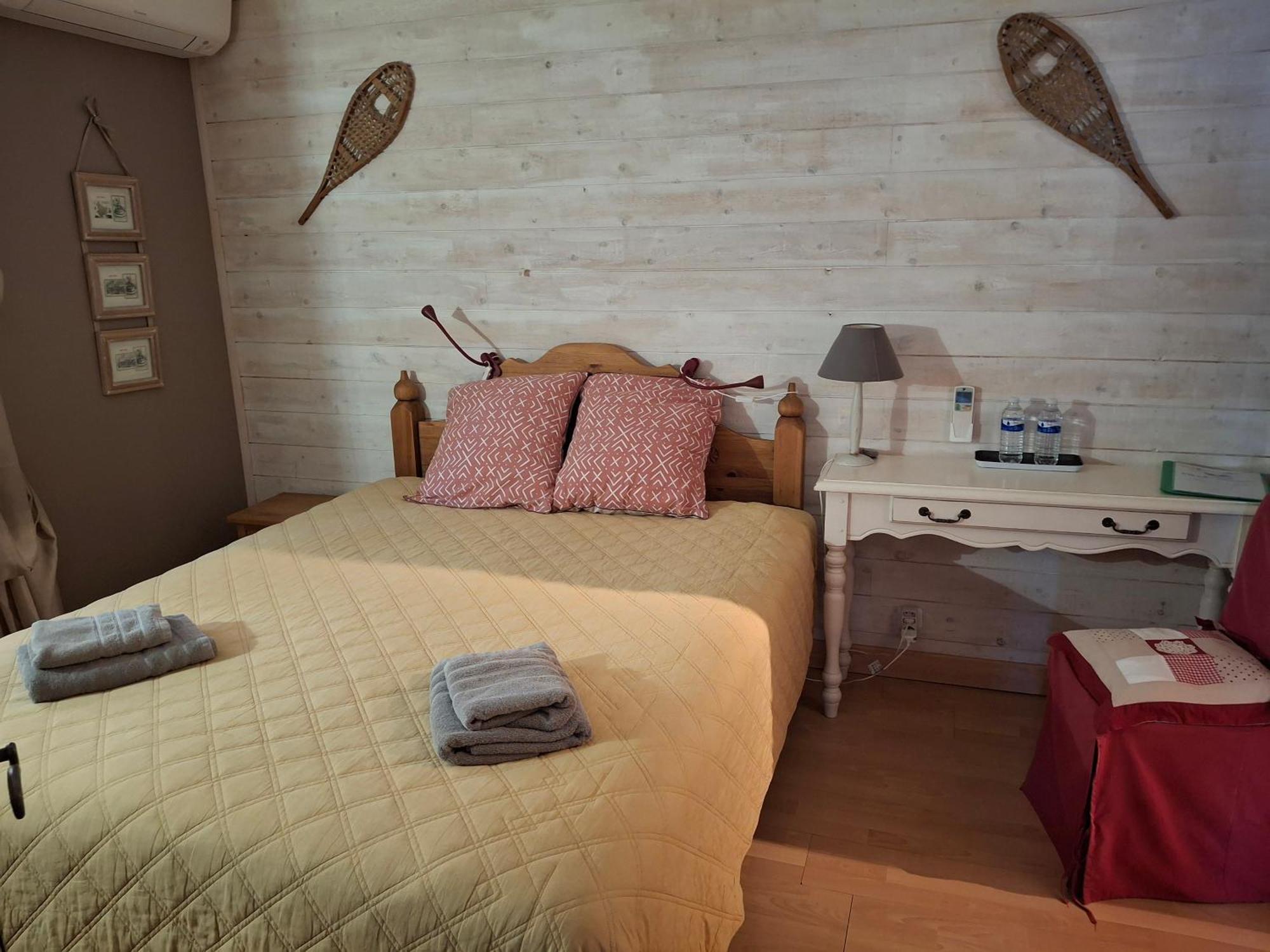 Villa Regain Chambres Et Table D'Hotes เกรอลีย์เรส ภายนอก รูปภาพ