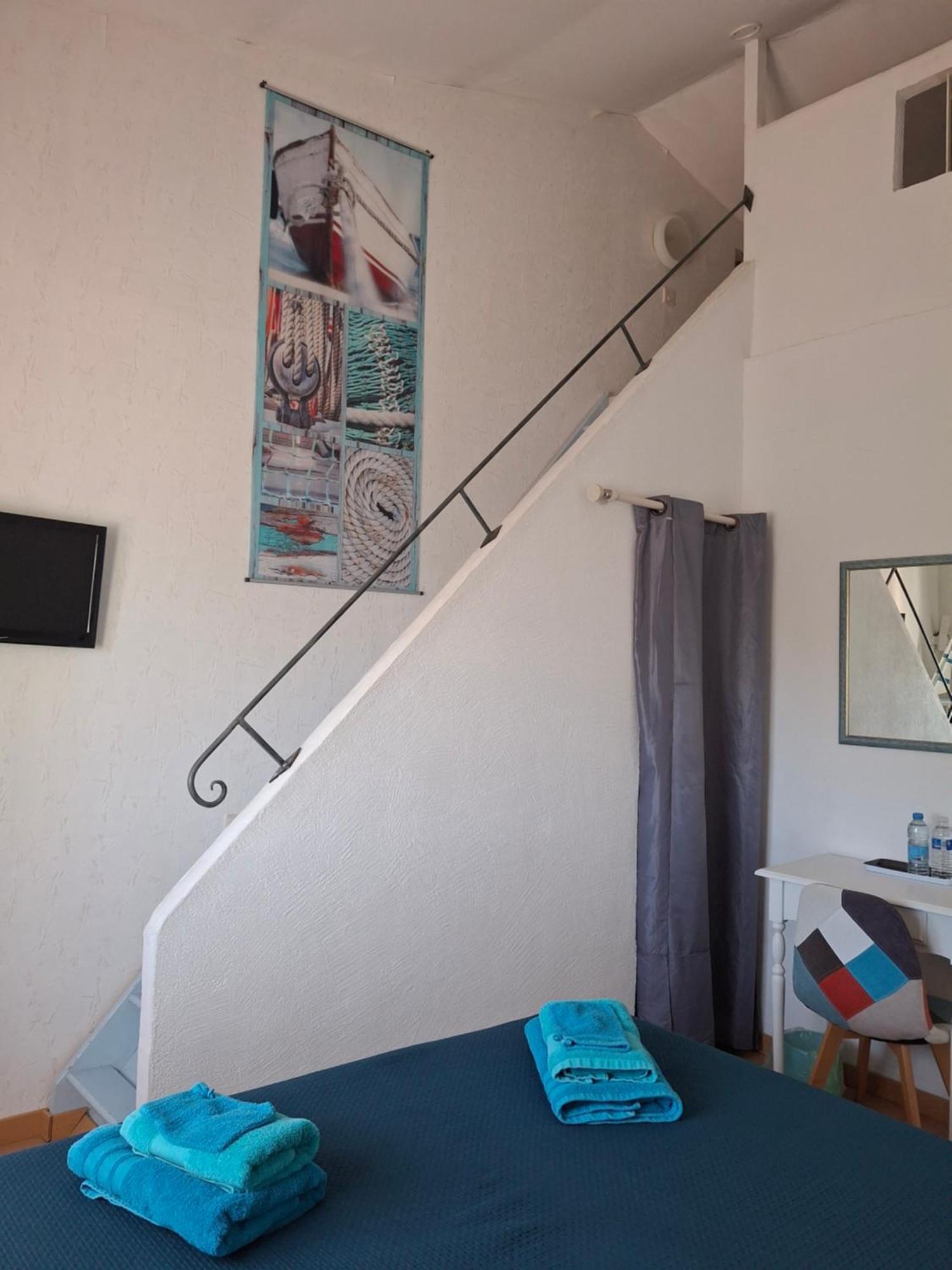 Villa Regain Chambres Et Table D'Hotes เกรอลีย์เรส ภายนอก รูปภาพ