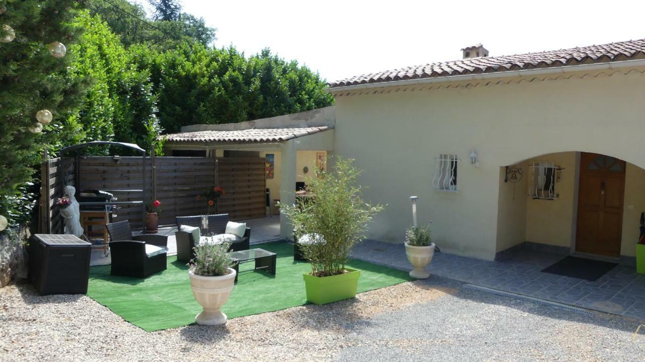 Villa Regain Chambres Et Table D'Hotes เกรอลีย์เรส ภายนอก รูปภาพ